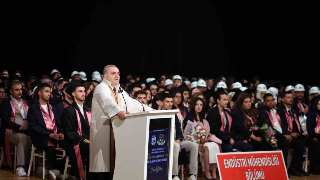 ERÜ’de 702 mühendis mezun oldu