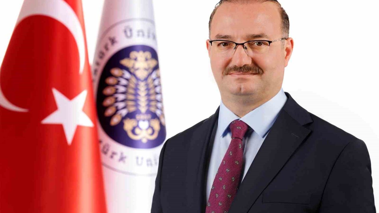 Rektör Hacımüftüoğlu’ndan 15 Temmuz Demokrasi ve Millî Birlik Günü mesajı