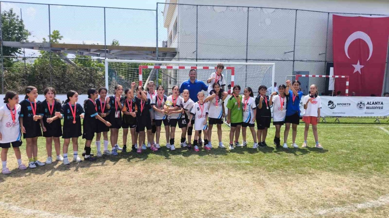 Turgutlu Elit Genç Akademi Spor Kulübü Türkiye Şampiyonu oldu