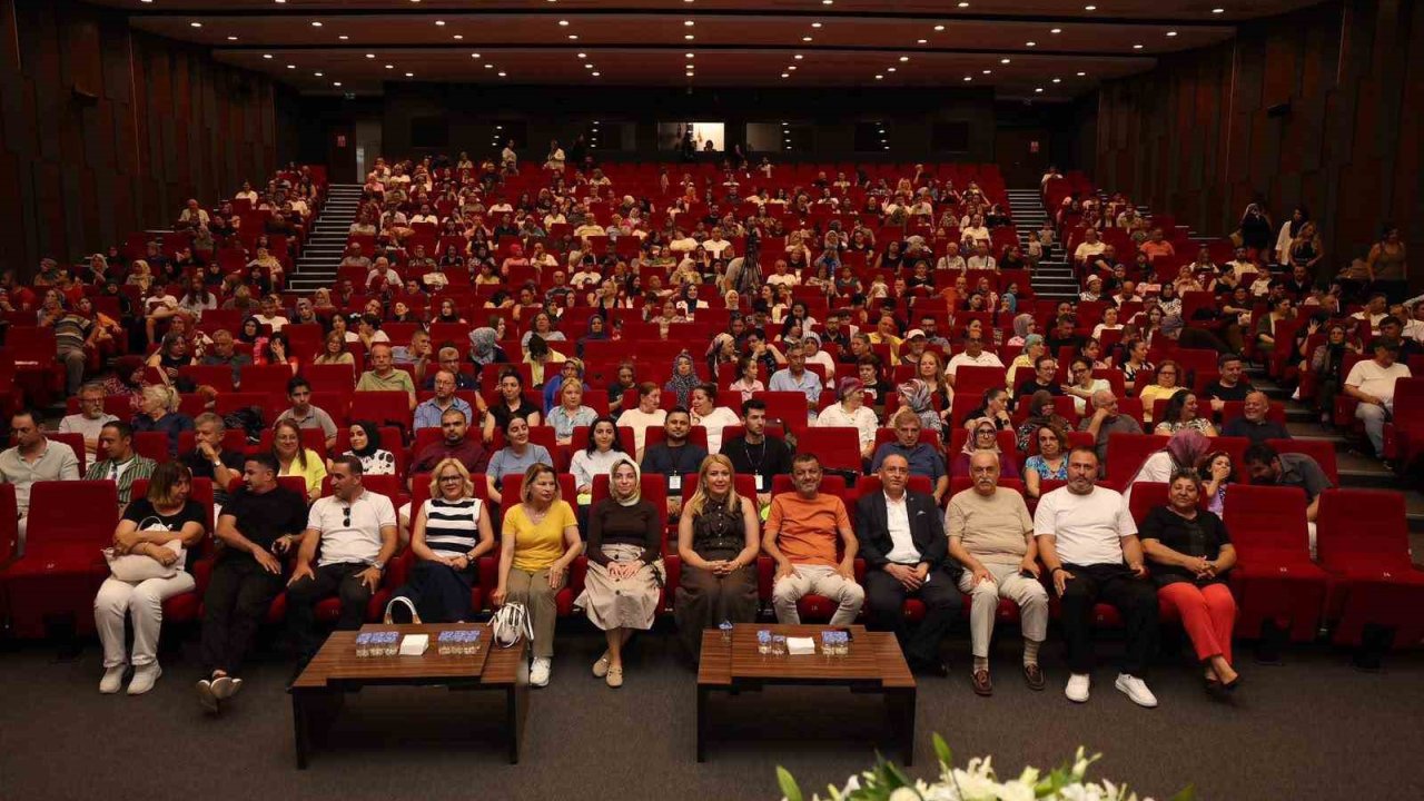 Merkezefendi Engelsiz Yaşam Akademisi’nde yılsonu coşkusu yaşandı