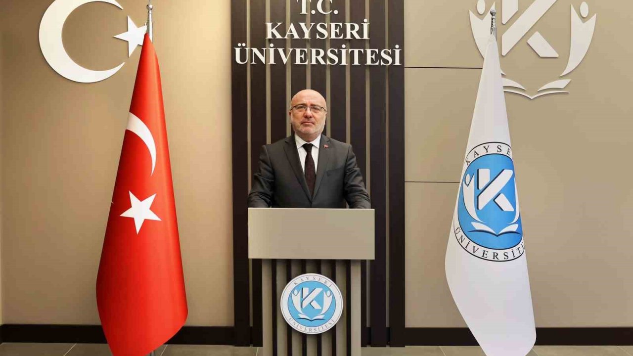 Rektör Karamustafa: "Hiçbir düşmana boyun eğmeyen milletimiz; hainlere hak ettikleri dersi vermiştir"