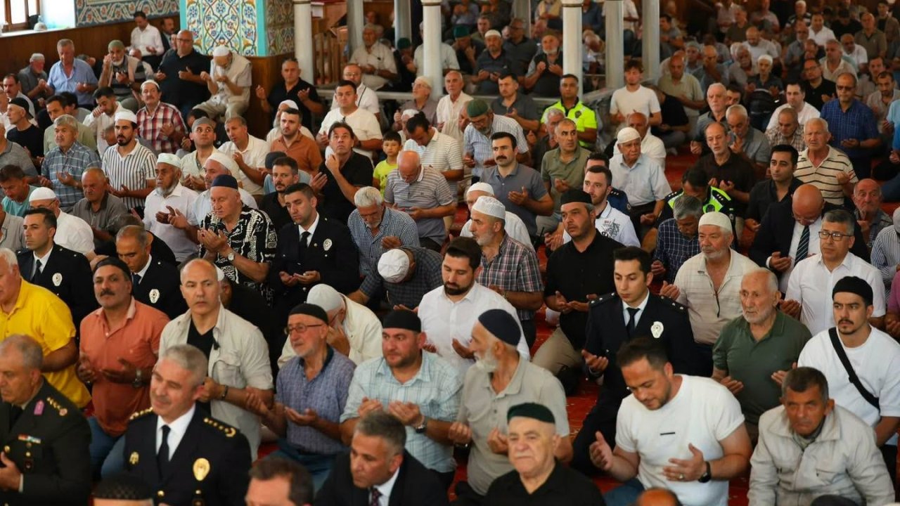 15 Temmuz şehitleri Düzce’de dualarla anıldı