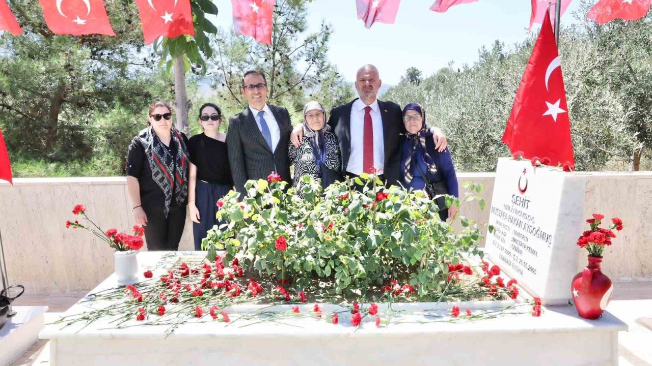 Menemen’de 15 Temmuz şehitleri dualarla anıldı