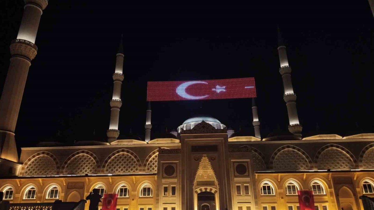 Çamlıca Camii’nde 15 Temmuz’un 10. yılında sela sesleri yankılandı