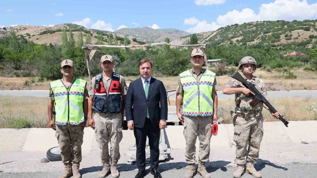 Vali Aydoğdu’dan jandarma personeline asayiş noktasında ziyaret