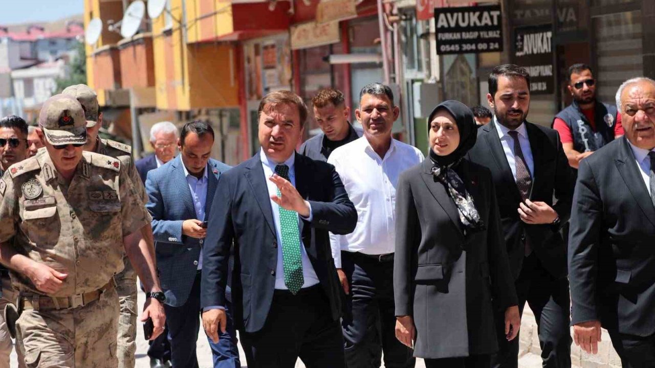 Vali Aydoğdu, Tercan’da vatandaşlar ve esnafla buluştu