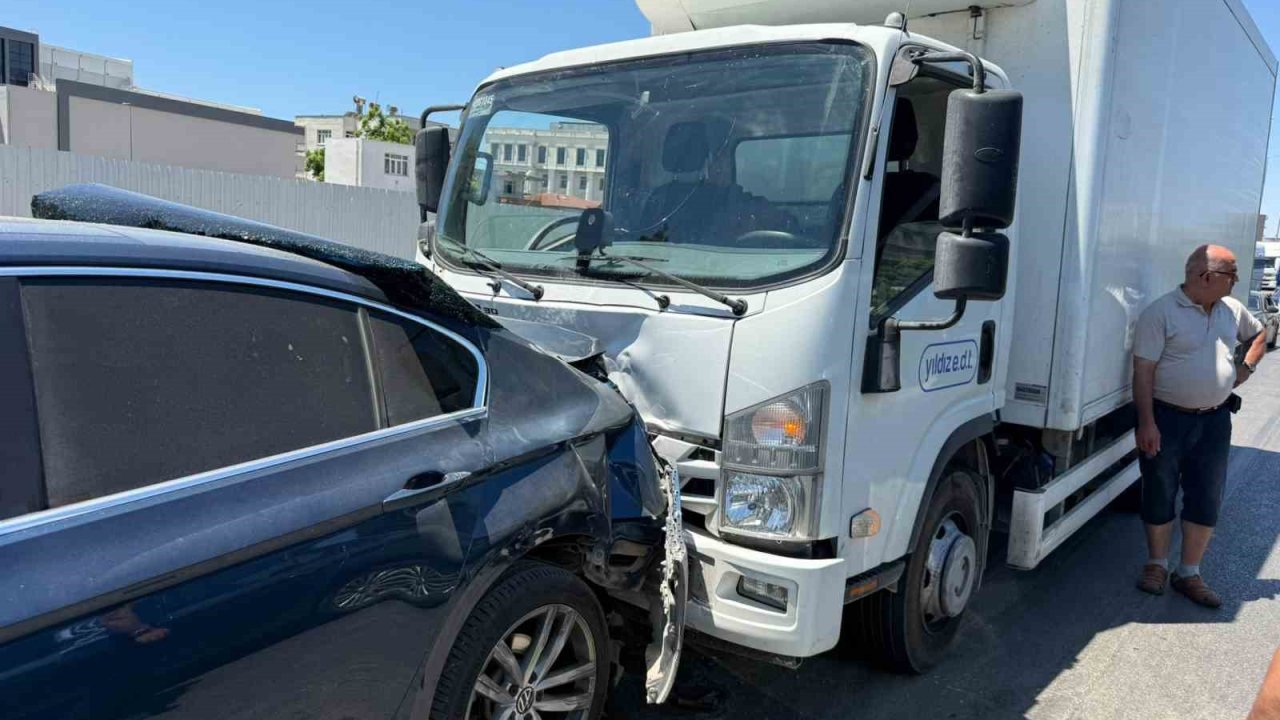 Antalya’da 3 araçlı zincirleme kaza: 2 yaralı