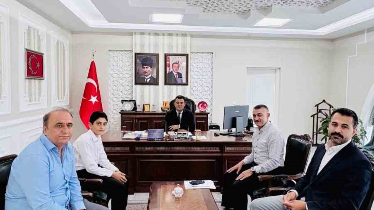 LGS Ağrı şampiyonu Muhammed Yusuf Işık’a Kaymakam Dertlioğlu’ndan anlamlı ödül