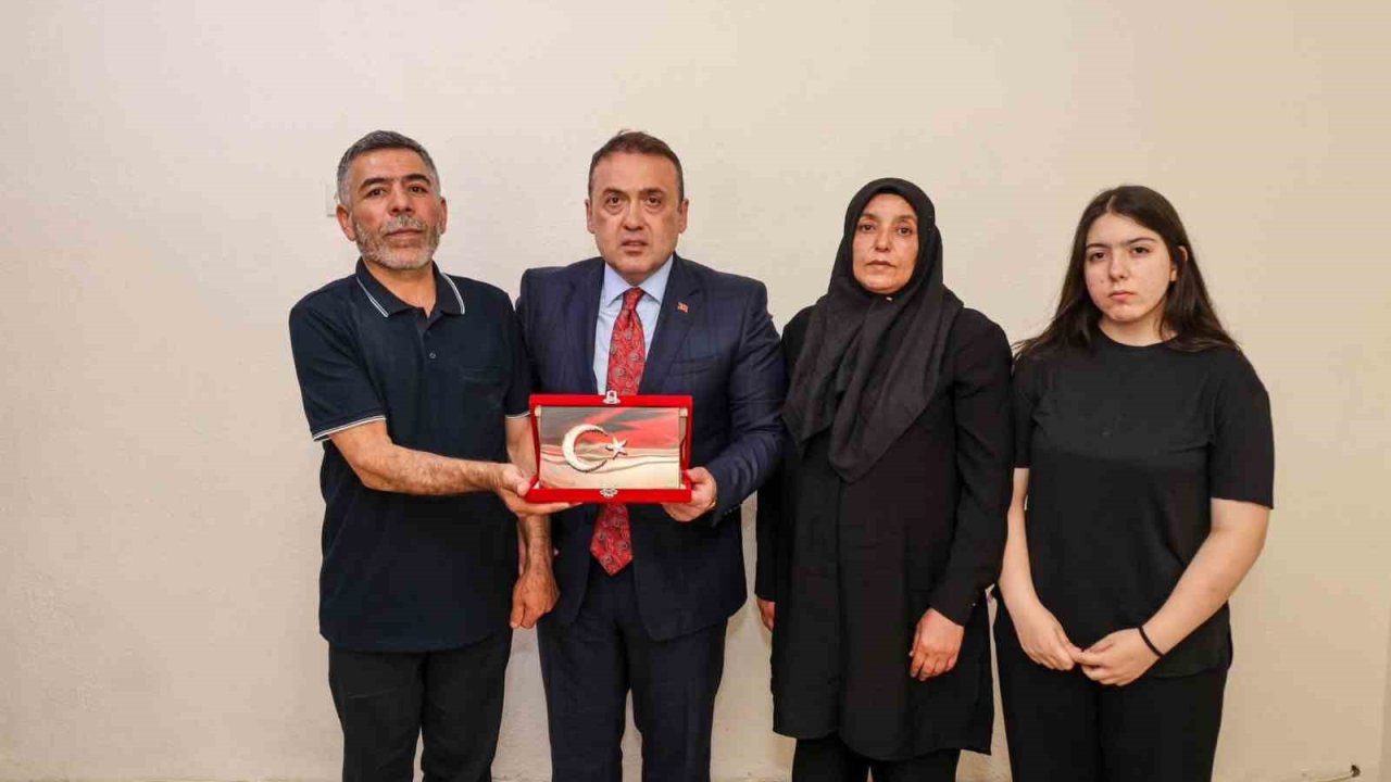 Vali Sözer, şehit Abdurrahman Hilal’in ailesini ziyaret etti
