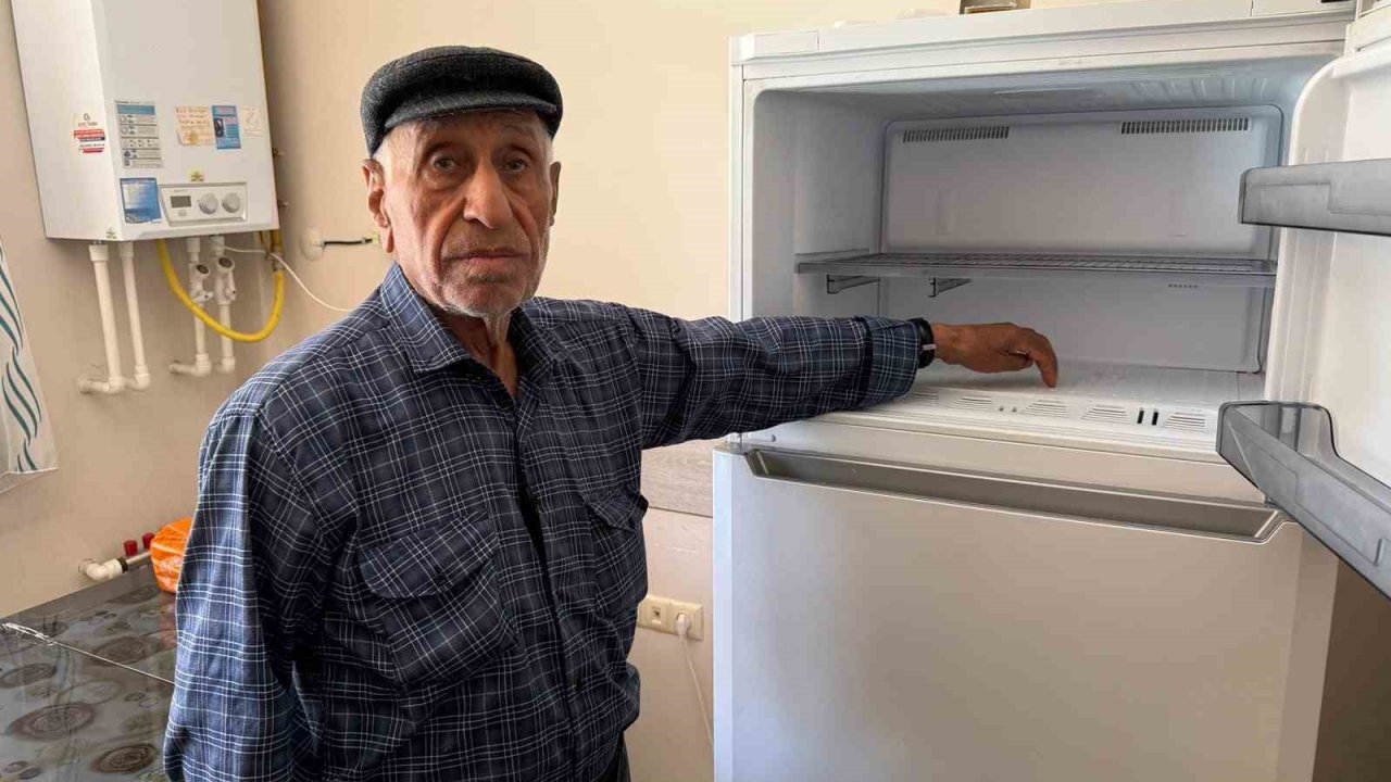 Sahte polisler yaşlı adamın önce elini öptüler sonra buzluktaki 351 bin TL’lik altınları götürdü