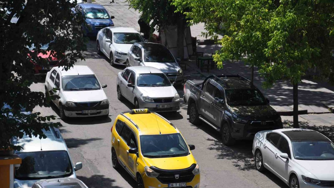 Kars, bölgenin araç lideri oldu! Trafiğe kayıtlı araç sayısı 56 bin 199’a yükseldi