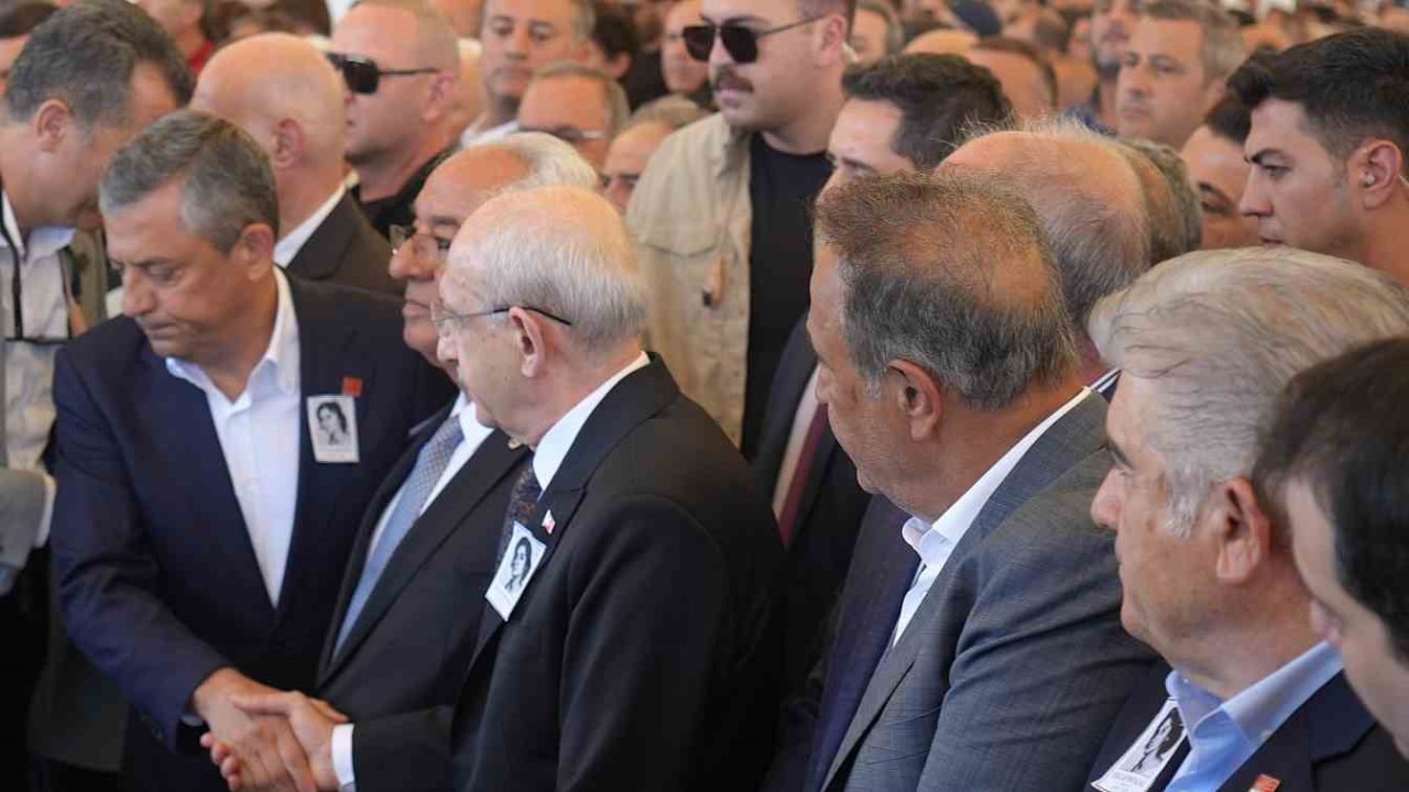 Eski CHP Genel Başkanı Deniz Baykal’ın eşi Olcay Baykal, toprağa verildi