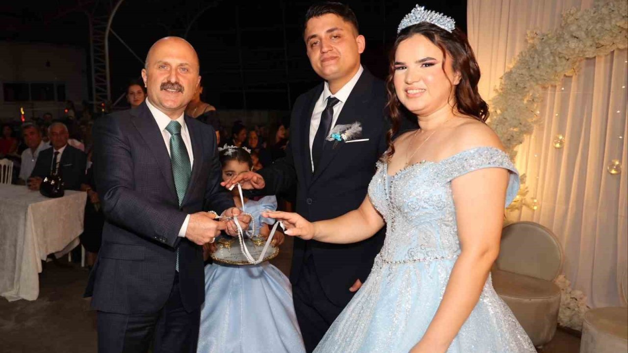 Vali Varol, şehit yakını personelin evlatlarının nişanına katıldı