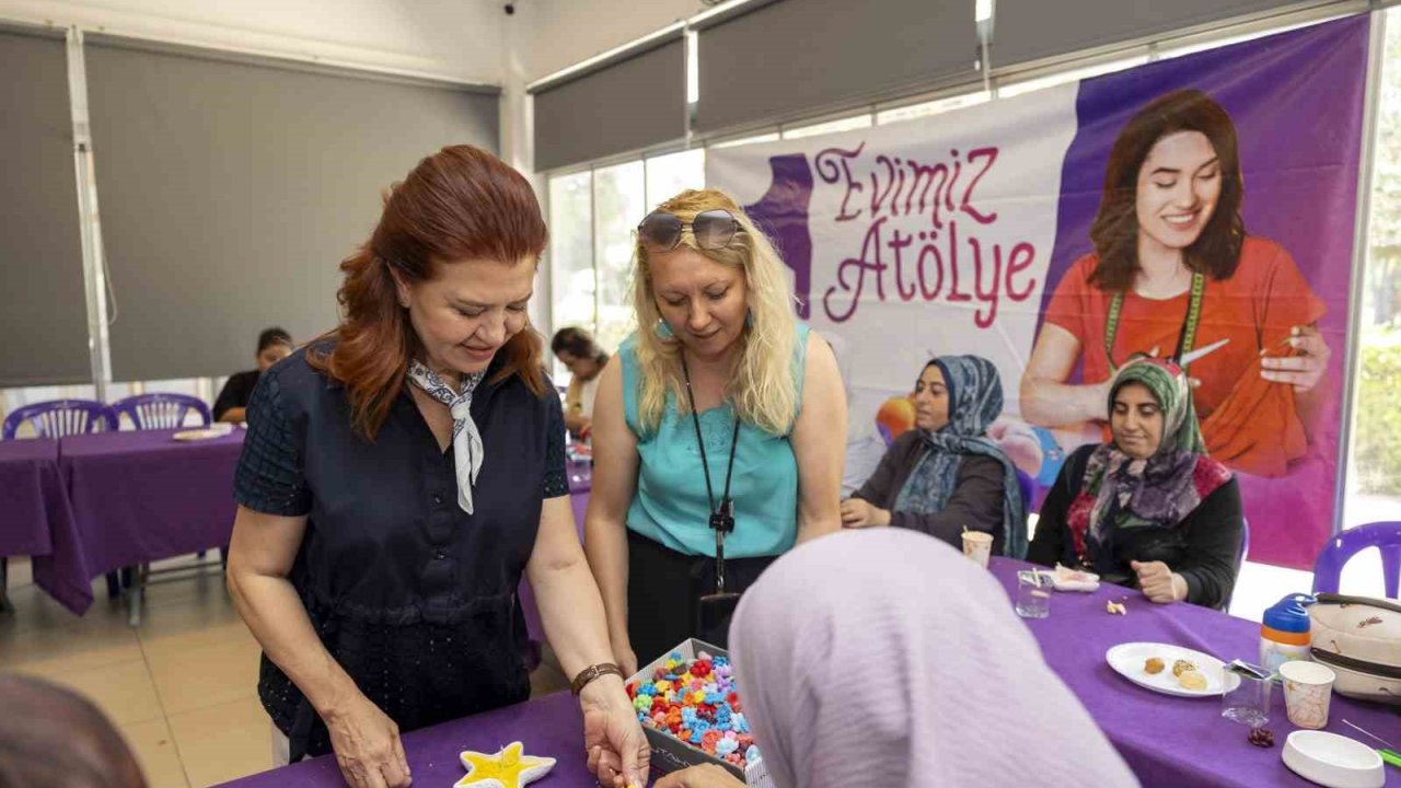 Mersin’de kadınlar mum yapımını öğreniyor