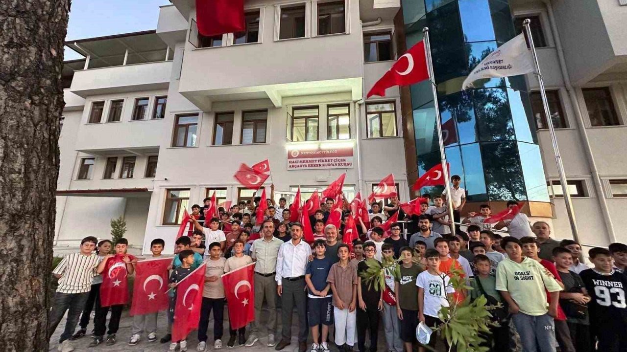 Muğla’da genç Yıldızlardan Gazze’ye destek ve şehitlere vefa yürüyüşü