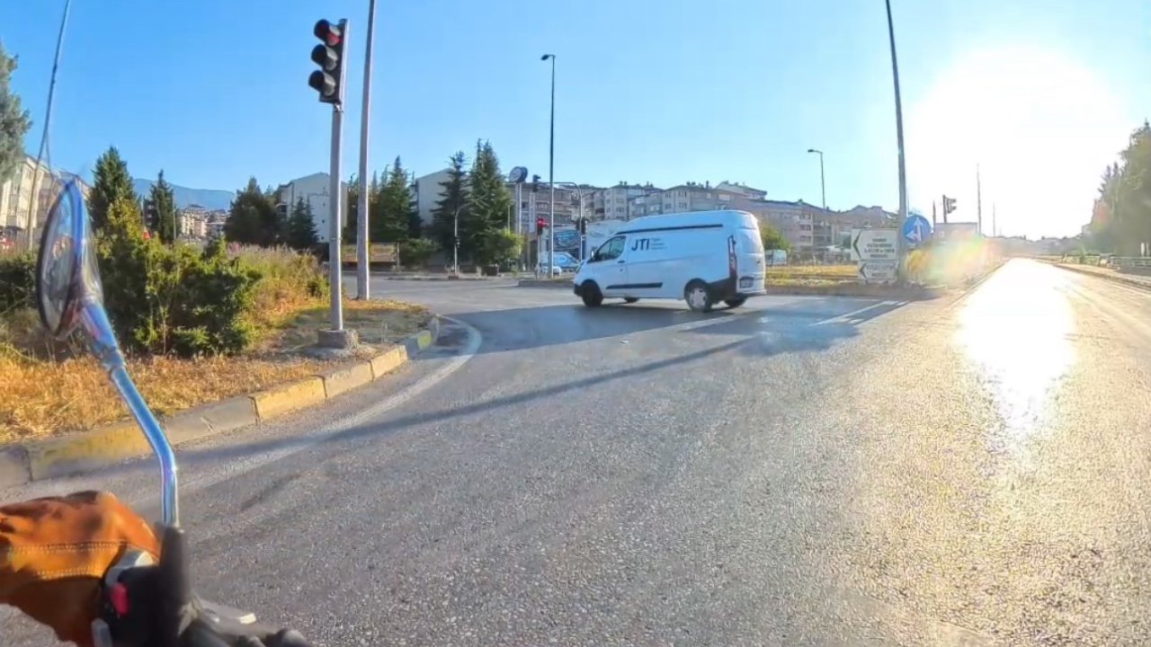 Karabük’te kırmızı ışık ihlalleri kask kamerasında