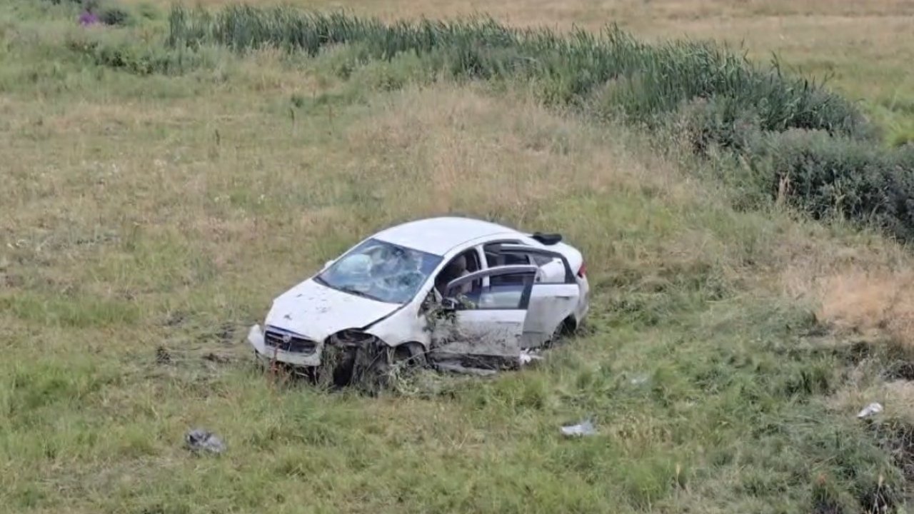 Bingöl’de kontrolden çıkan otomobil araziye uçtu: 3 yaralı