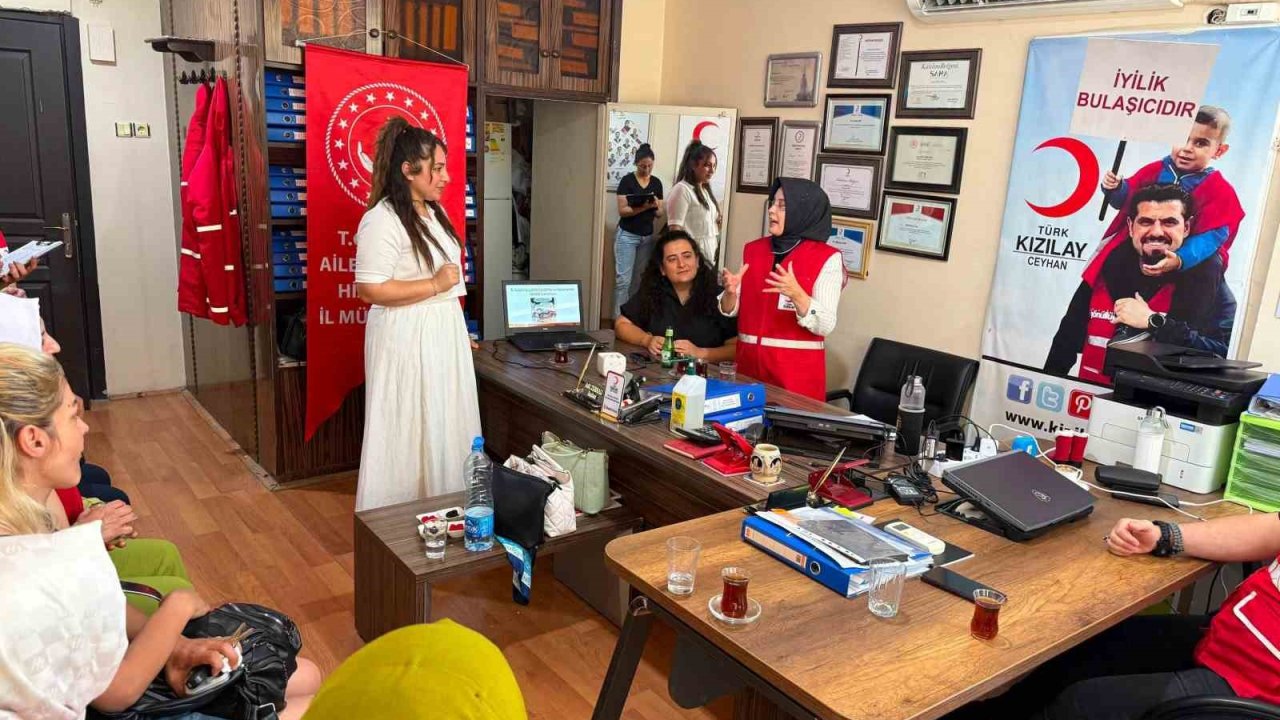 Adana’da Kızılay personeline yönelik farkındalık eğitimi