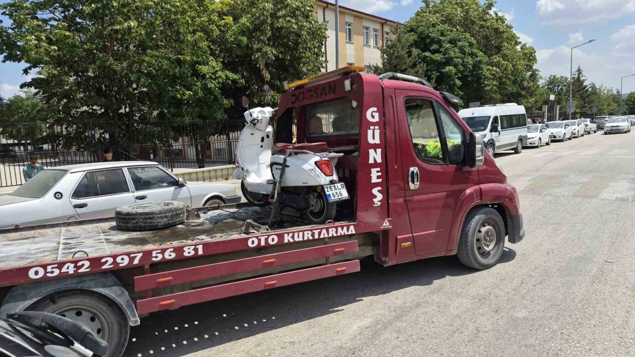 Eskişehir’de hatalı U dönüşü kazaya sebep oldu: 1 yaralı