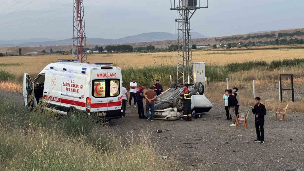 Bingöl’de otomobil takla attı: 3 yaralı