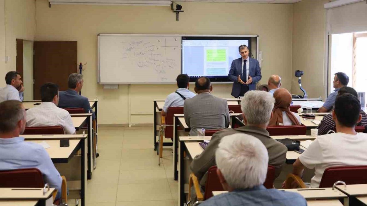 Bayburt’ta ’Eğitim Kurumları Yönetici Yetiştirme Sertifika Programı’ başladı