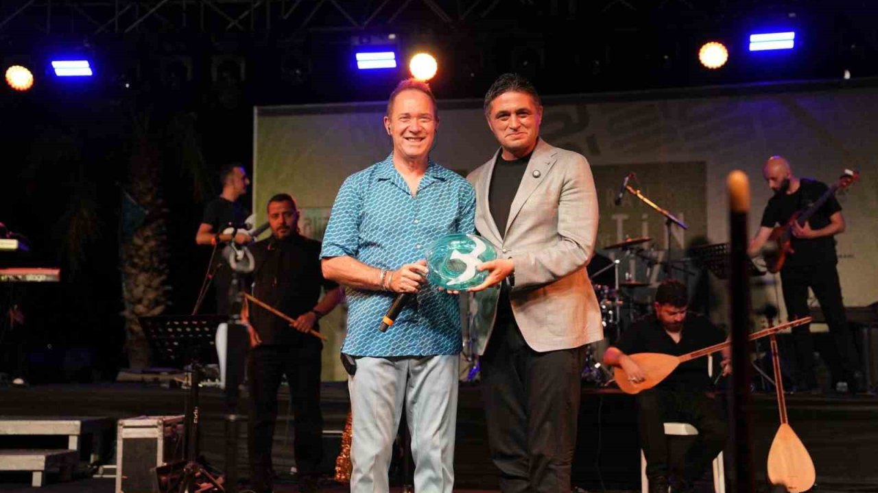 Aliağa Sanat Günleri, Şakran Zeytin ve Deniz Festivali ile başladı