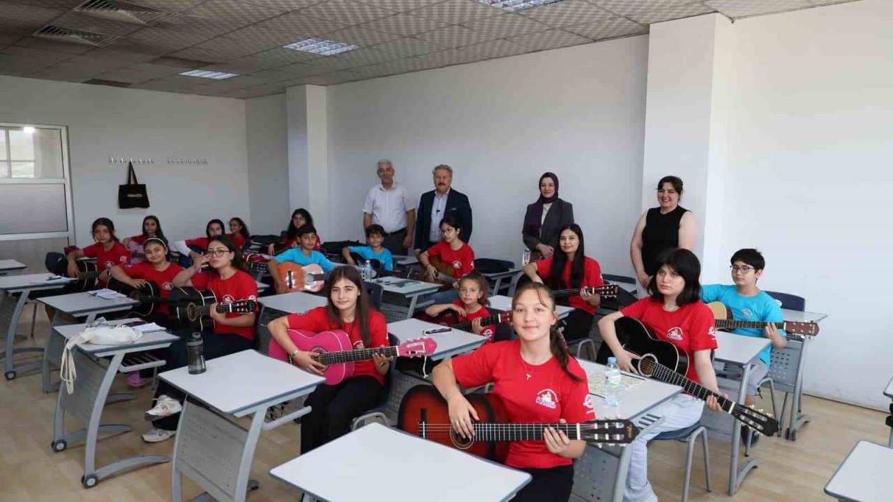 Melikgazi’de 7 bini aşkın kursiyerle yaz dolu dolu geçiyor