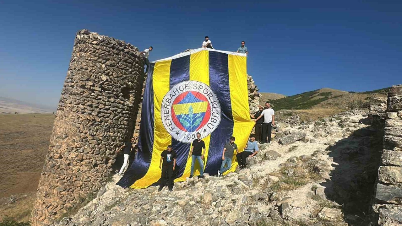 Muş’ta Dünya Fenerbahçeliler Günü Haspet Kalesi’nde kutlandı