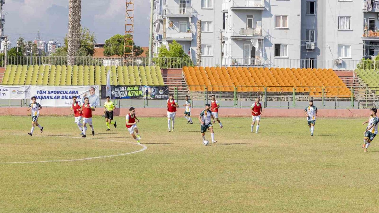 Mersin’de 30 Ağustos Zafer Kupası Futbol Turnuvası başladı