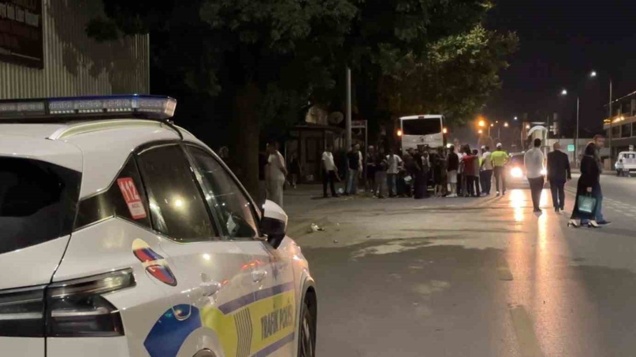 Sakarya’da hafif ticari araç ile iki motosiklet çarpıştı: 2 ağır yaralı