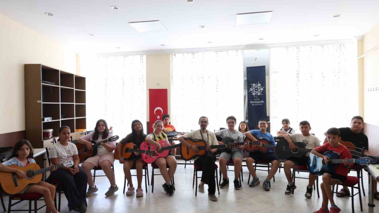 Aydın’da çocuklar sanatla buluşuyor
