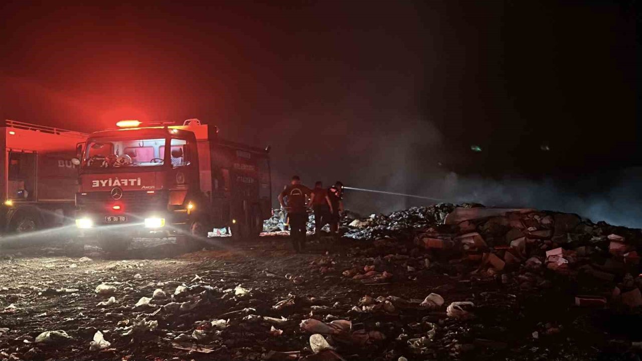 Burdur’da çöp depolama alanında yangın