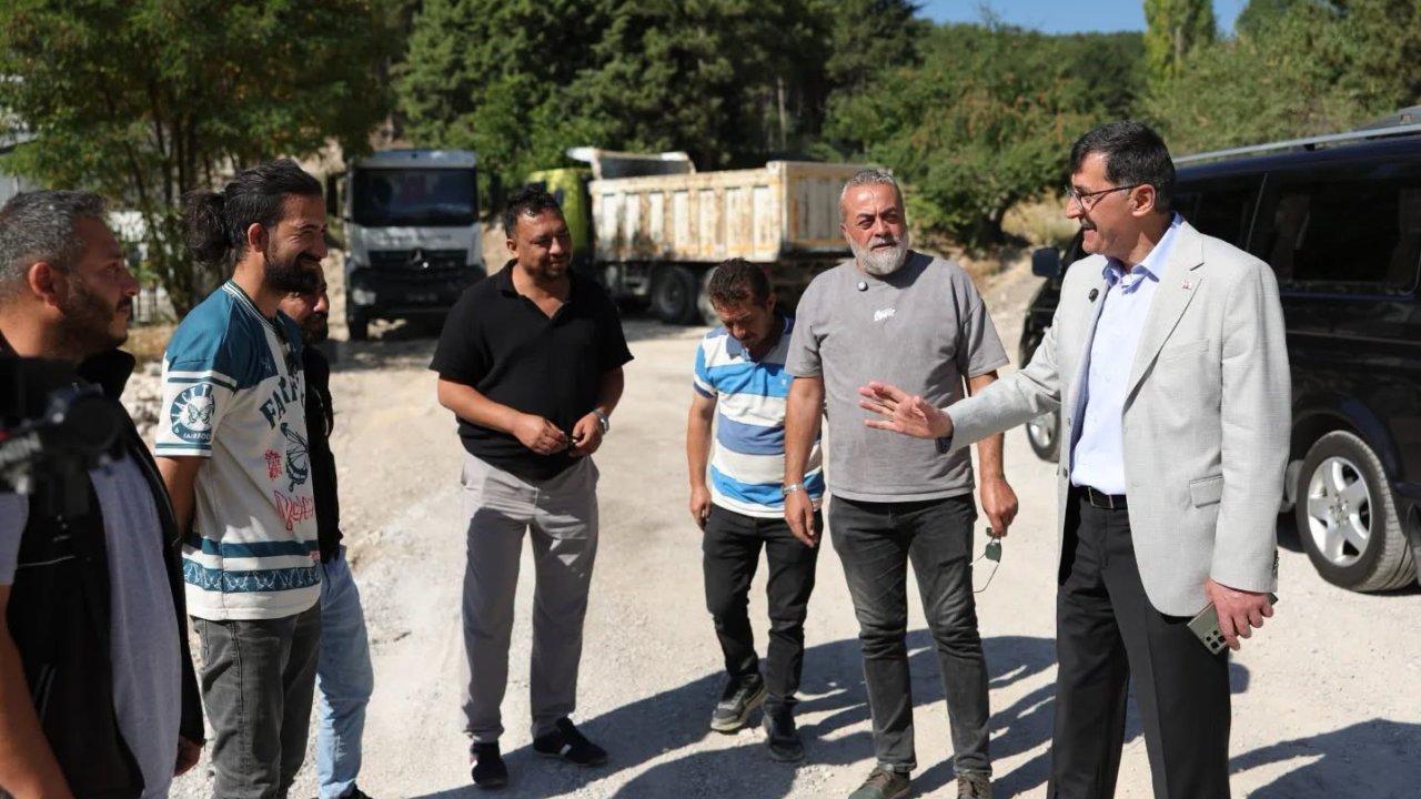 Başkan Kahveci, 30 Ağustos Mahallesi’ndeki çalışmaları yerinde inceledi