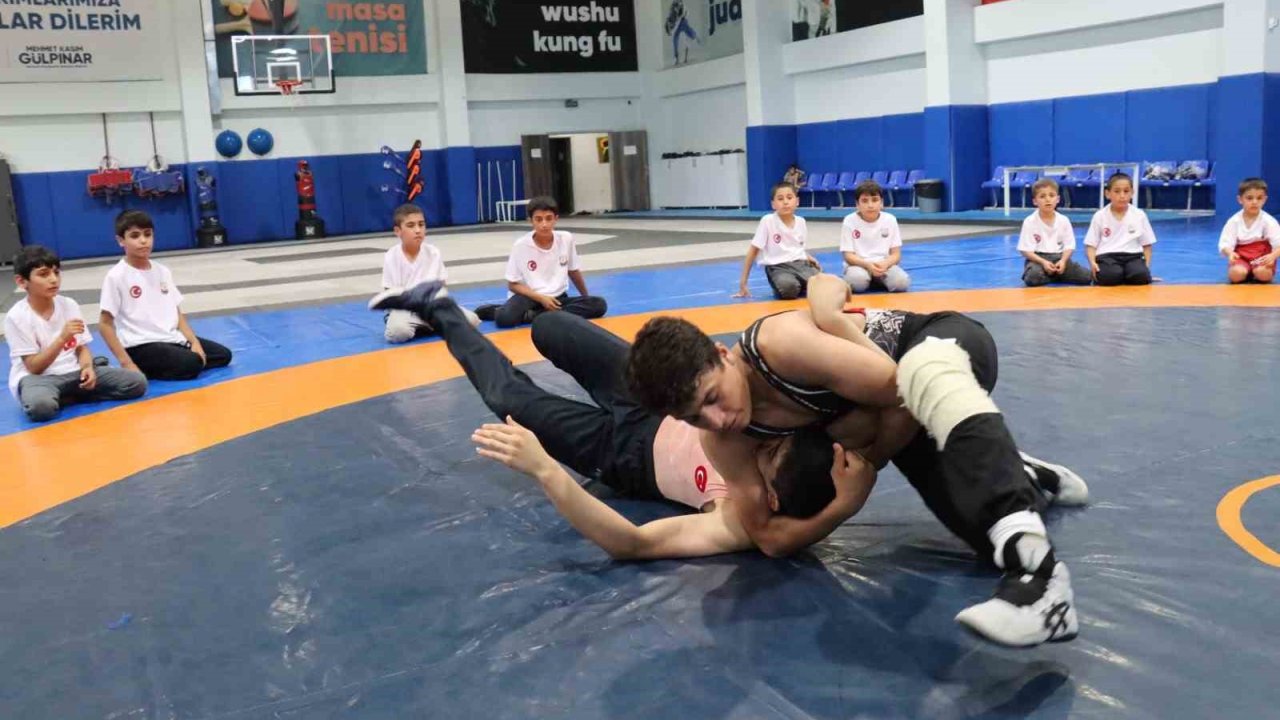 Şanlıurfa’da ata sporu güreşe yoğun ilgi