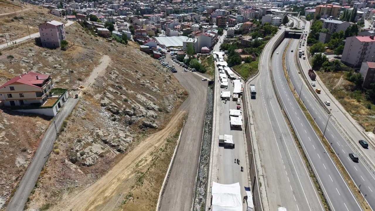 Kapalı halk pazarı otoparkı hizmete açıldı