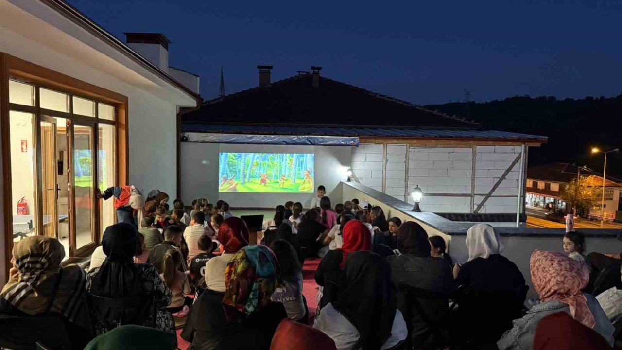 Düzce Genç Ofis’ten sinema gecesi