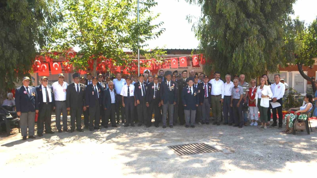 Ayvalık’ta gazilerin Kıbrıs Barış Harekatı’nın 52’nci yıl dönümü coşkusu
