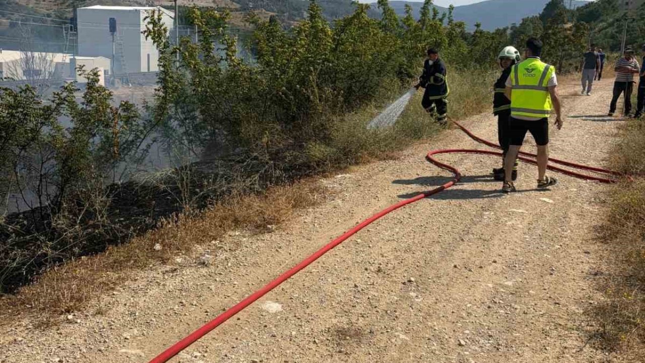 Bilecik’te YHT hattı yakınında çıkan otluk yangını anında söndürüldü