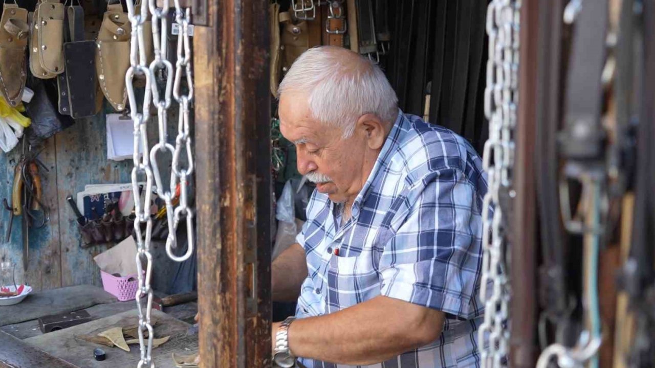 2 metrekarelik dükkanında üretiyor, 81 ile gönderiyor