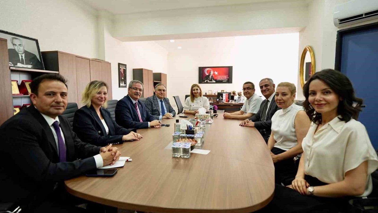 İl Milli Eğitim Müdürü Dr. Arpacı’dan LGS başarısıyla öne çıkan Gaziantep Kolej Vakfı Özel Okullarına anlamlı ziyaret