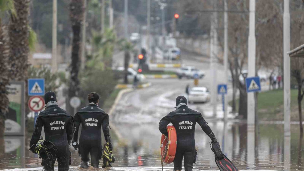 Mersin’de itfaiye yılın ilk yarısında 8 bin 37 vakaya koştu