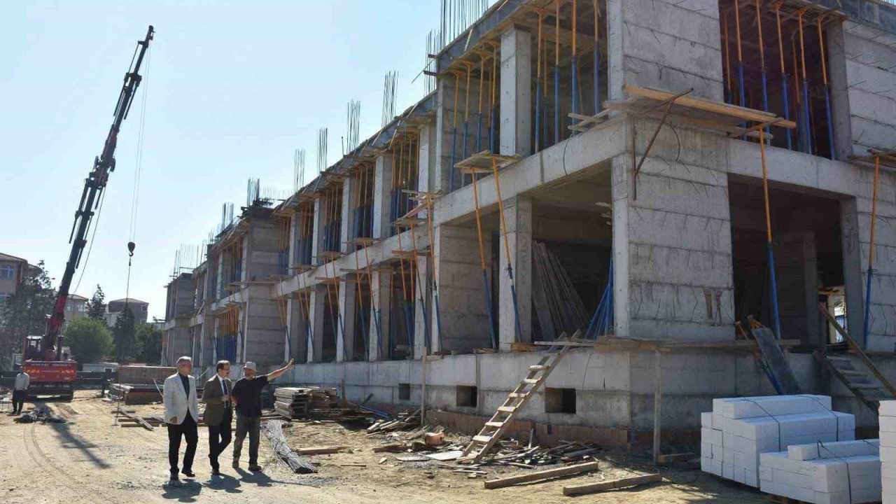Salihli’de iki yeni okul yükseliyor