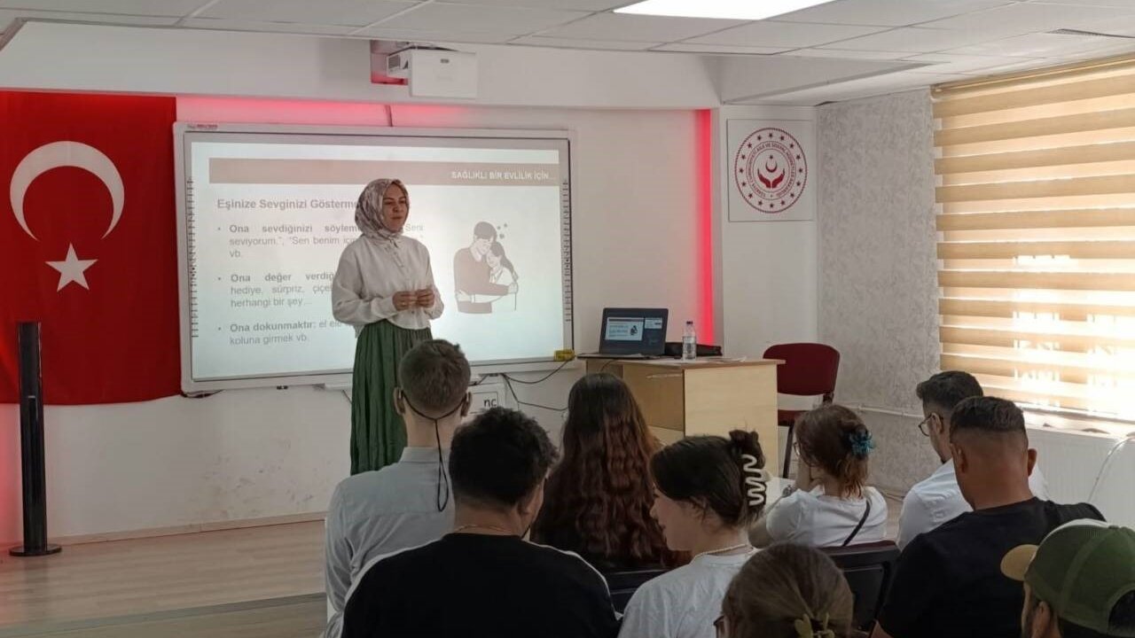 Aksaray’da çiftlere evlilik öncesi eğitim veriliyor