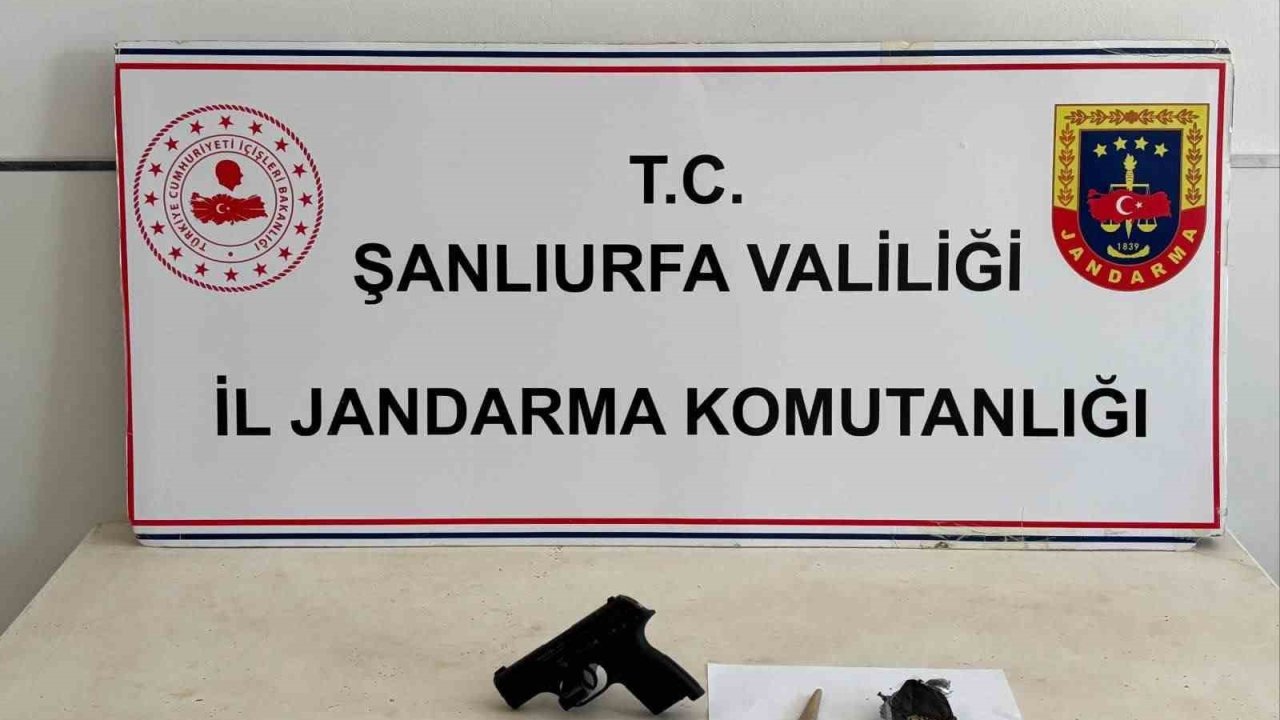 Şüpheli şahısların üzerindn uyuşturucu ve silah çıktı