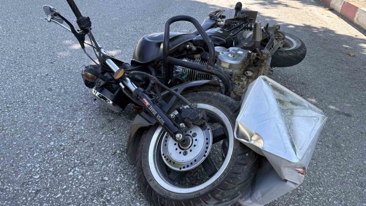 Kastamonu’da motosiklet yola düşen tenekeye çarptı: 1 yaralı