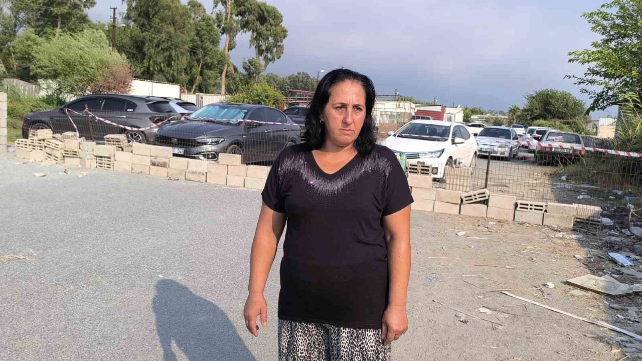 İş yerine ruhsat verilmeyince yolu kapattı: "Burada yol diye bir şey yok, burası bizim arsamızın içinde"