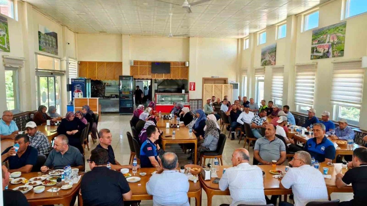 Hisarcık Belediye Başkanı Demirtaş, belediye personeliyle bir araya geldi