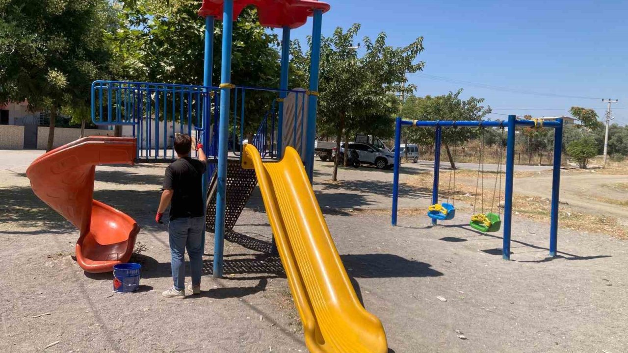 Yunusemre’de parklar çocuklar için yenileniyor