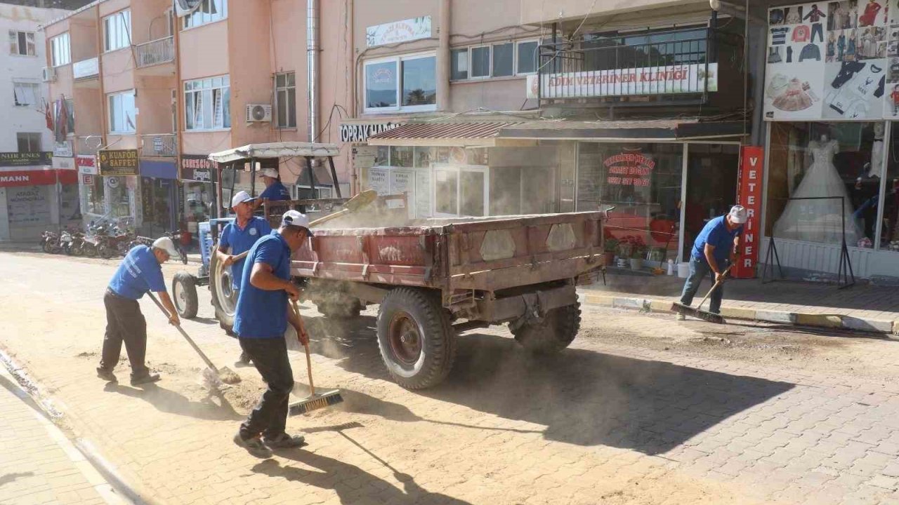 Bozdoğan’da doğalgaz çalışması sonrası yollarda temizlik çalışması