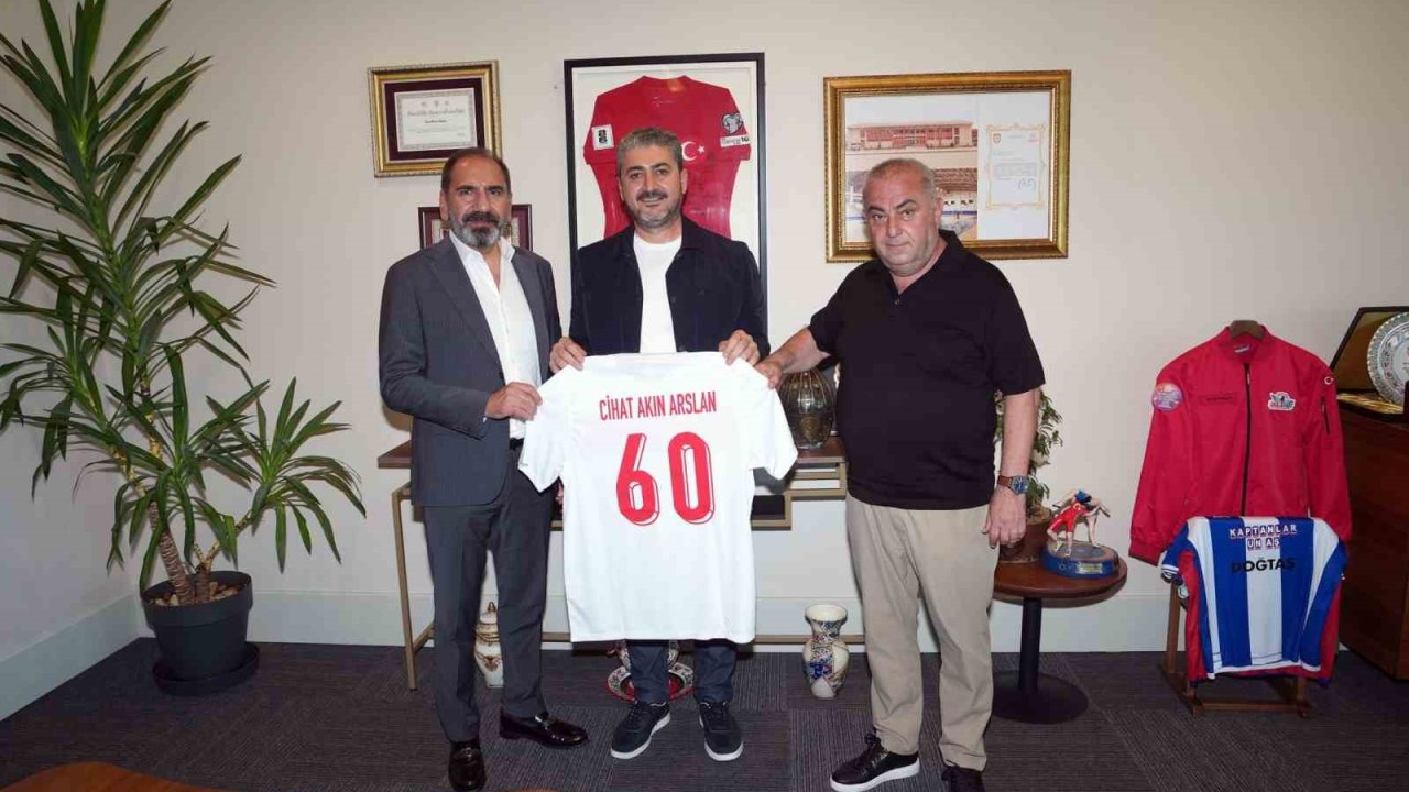 Erbaaspor Başkanı Cihan Akın Arslan’dan, Mecnun Otyakmaz’a ziyaret